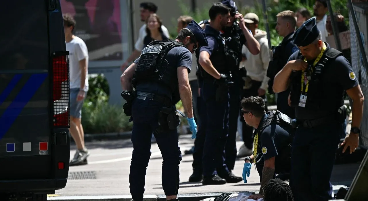 Policía francesa le dispara a un atacante 